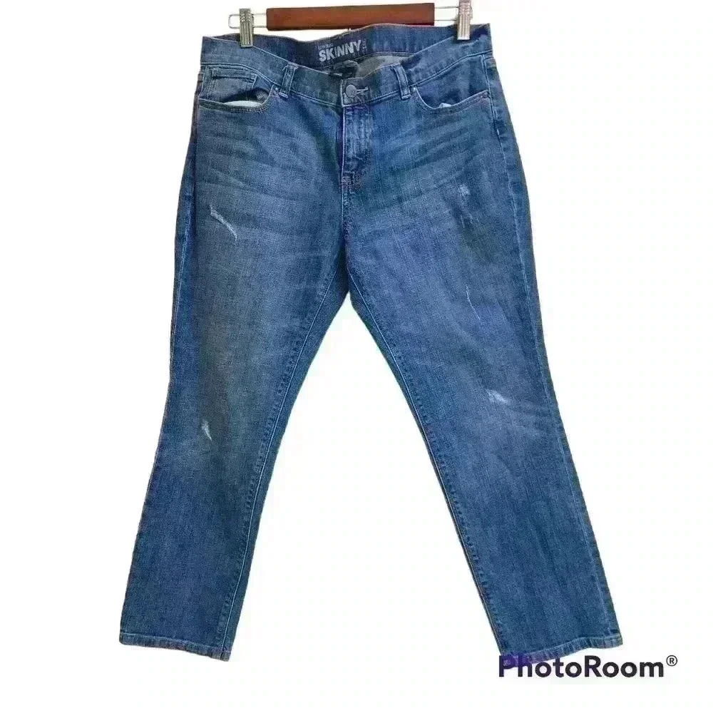 P2009 New York and company low rise skinny leg  size 10